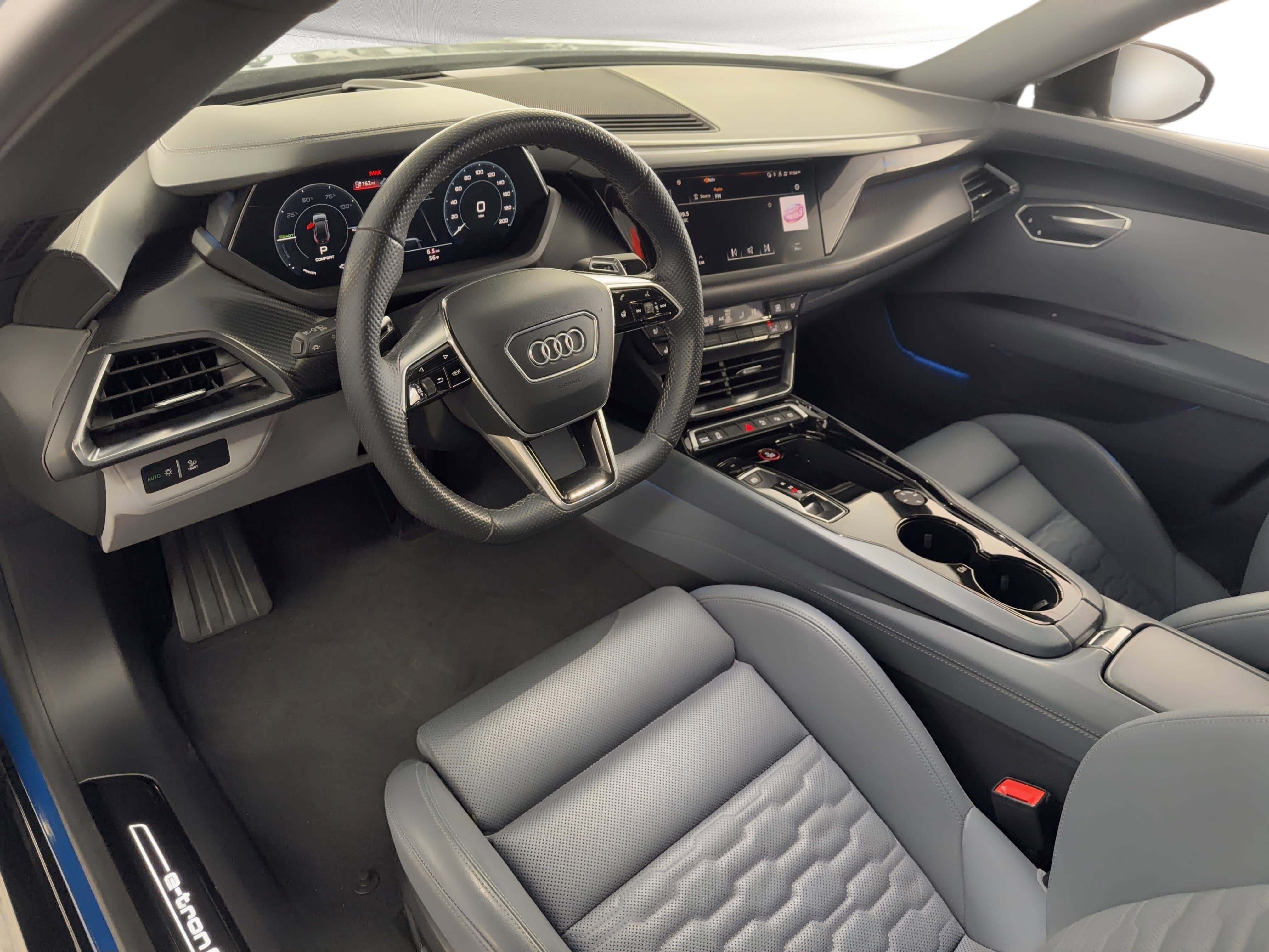 Used 2022 Audi e-tron GT Prestige w/ Prestige Package image 4