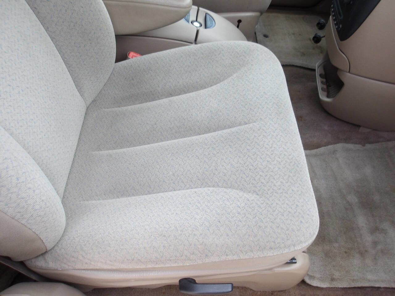 Used 2003 Dodge Grand Caravan Sport image 17