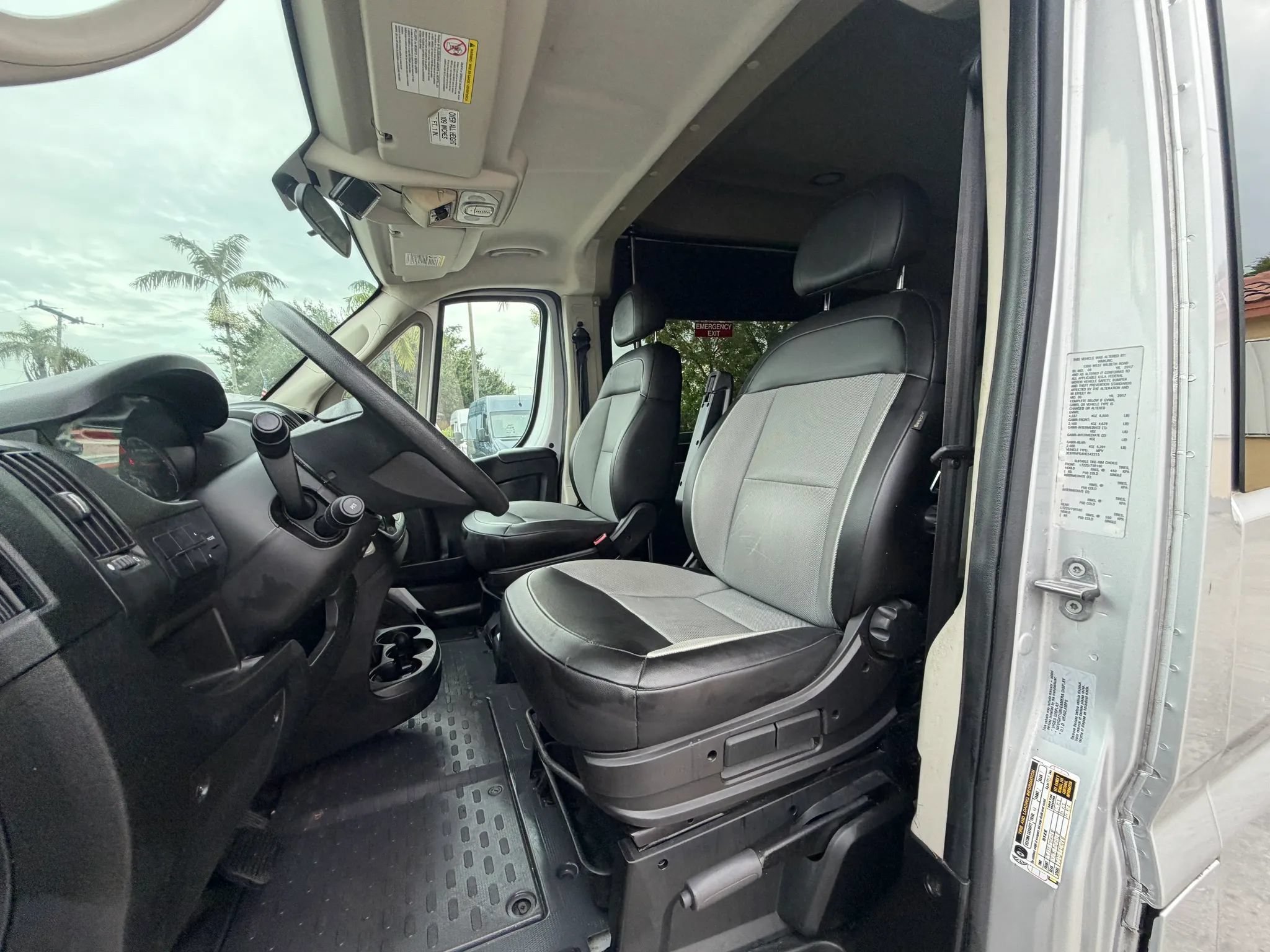 Used 2017 RAM ProMaster 2500 w/ Premium Appearance Group FWD image 15