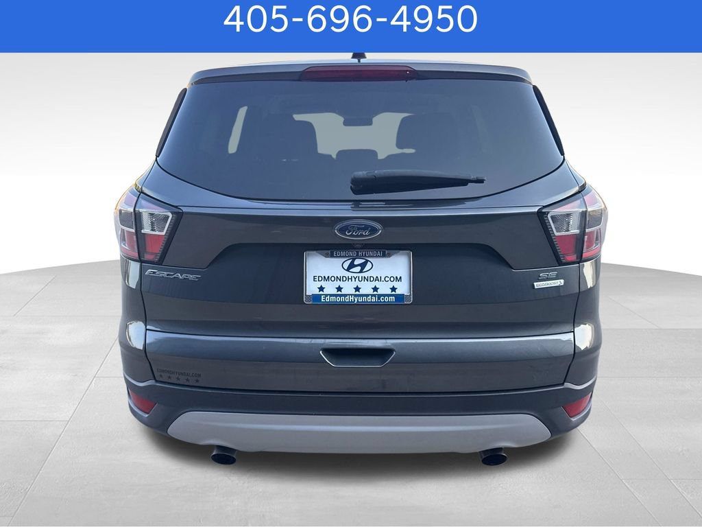 Used 2017 Ford Escape SE FWD image 4