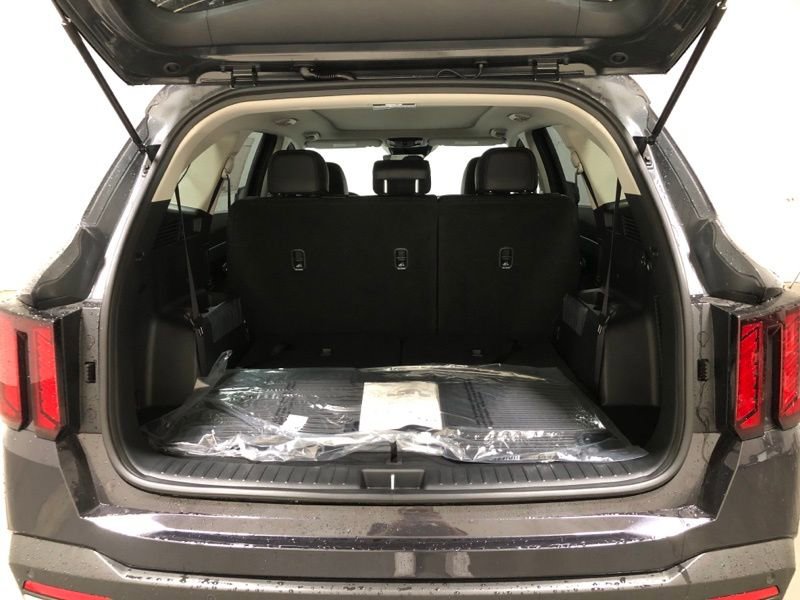 New 2026 Kia Sorento S w/ S Panoramic Sunroof Package image 8