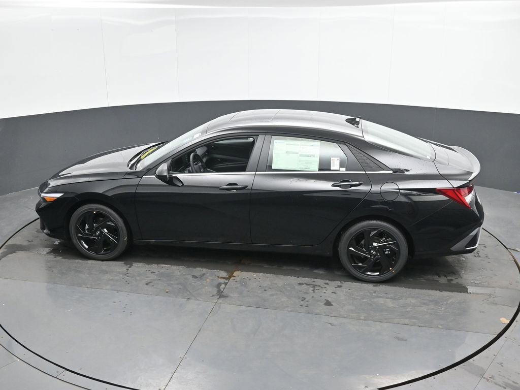 New 2026 Hyundai Elantra SEL Sport Premium FWD image 36