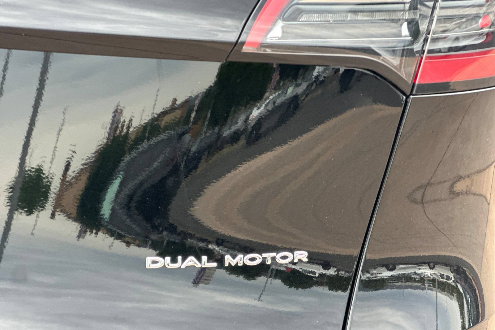 Used 2022 Tesla Model Y Long Range AWD/4WD image 31