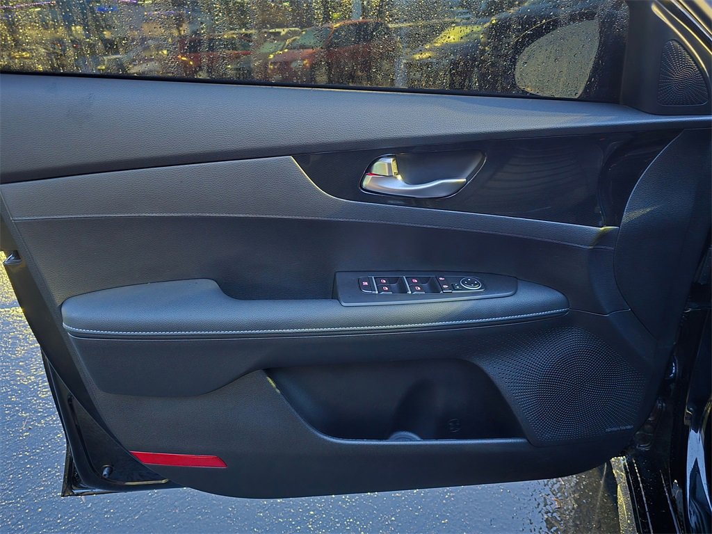 Used 2024 Kia Forte GT-Line w/ GT-Line Premium Package image 7