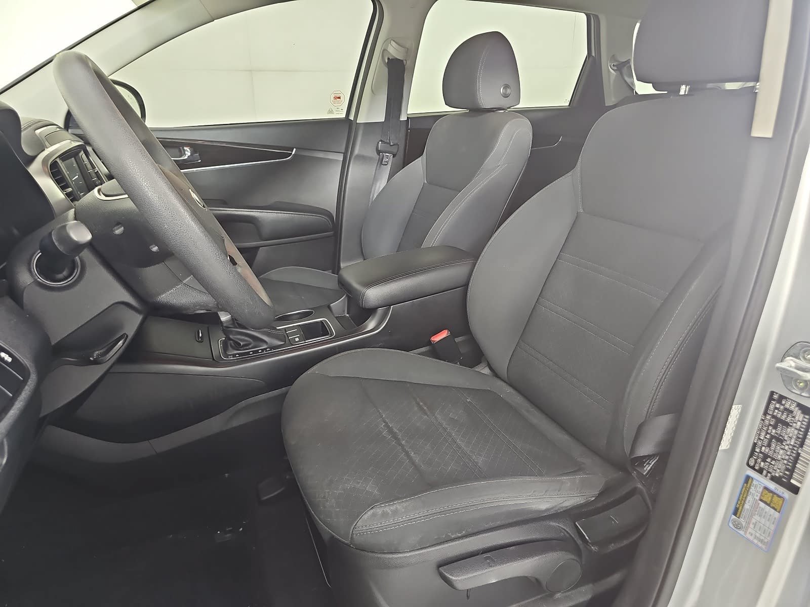 Used 2020 Kia Sorento LX FWD image 14
