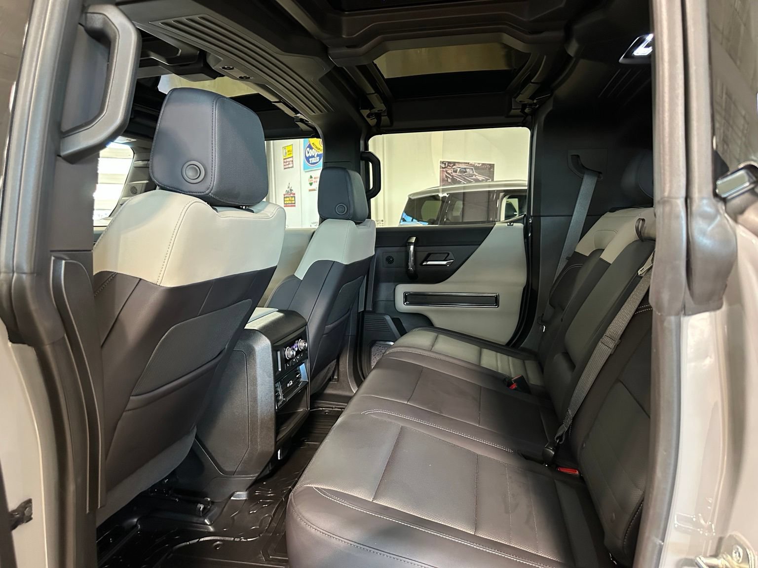 Used 2026 GMC Hummer EV SUV AWD/4WD image 43