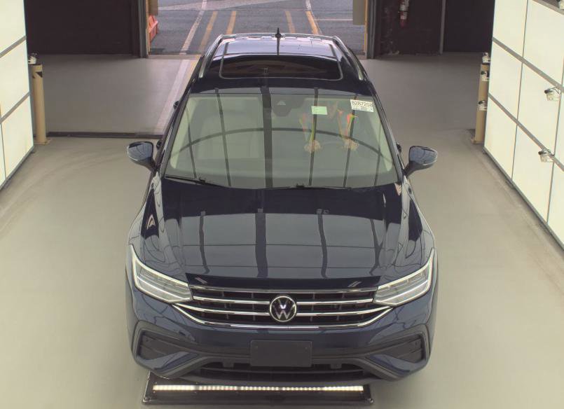 Used 2023 Volkswagen Tiguan SE w/ Panoramic Sunroof Package image 27