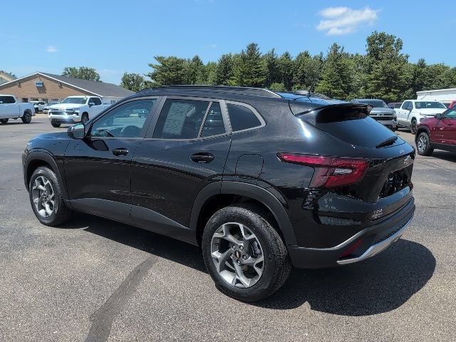 Used 2026 Chevrolet Trax LT w/ Driver Confidence Package FWD image 5