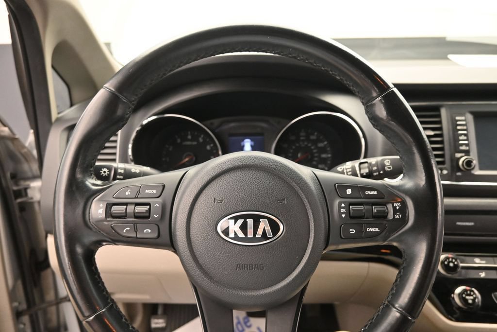 Used 2021 Kia Sedona EX FWD image 11