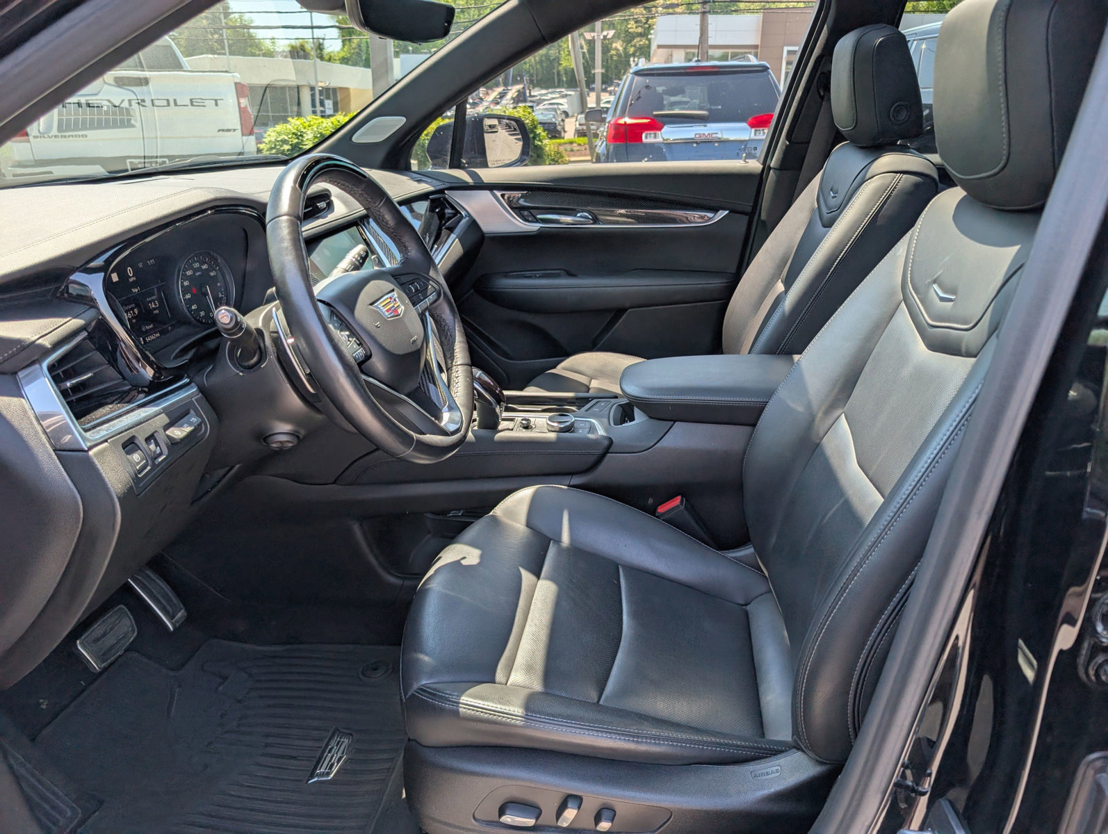 Used 2023 Cadillac XT6 Sport w/ Technology Package AWD/4WD image 20