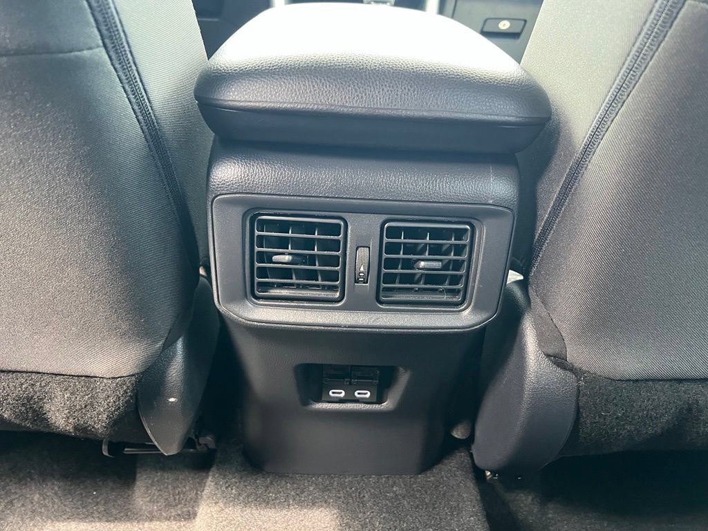 Used 2025 Toyota RAV4 XLE FWD image 22