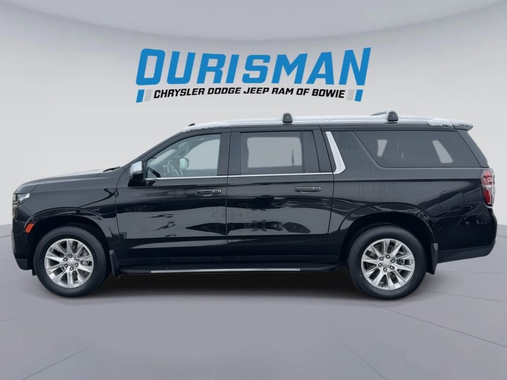 Used 2023 Chevrolet Suburban Premier image 3