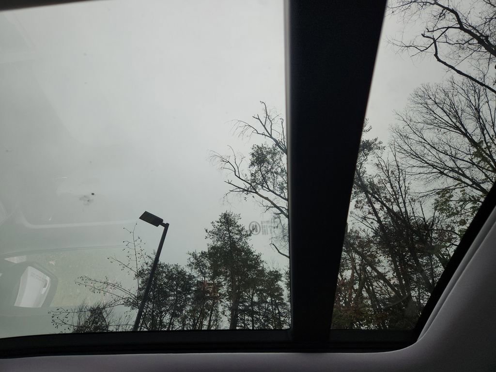 Used 2025 Land Rover Defender 130 S image 25