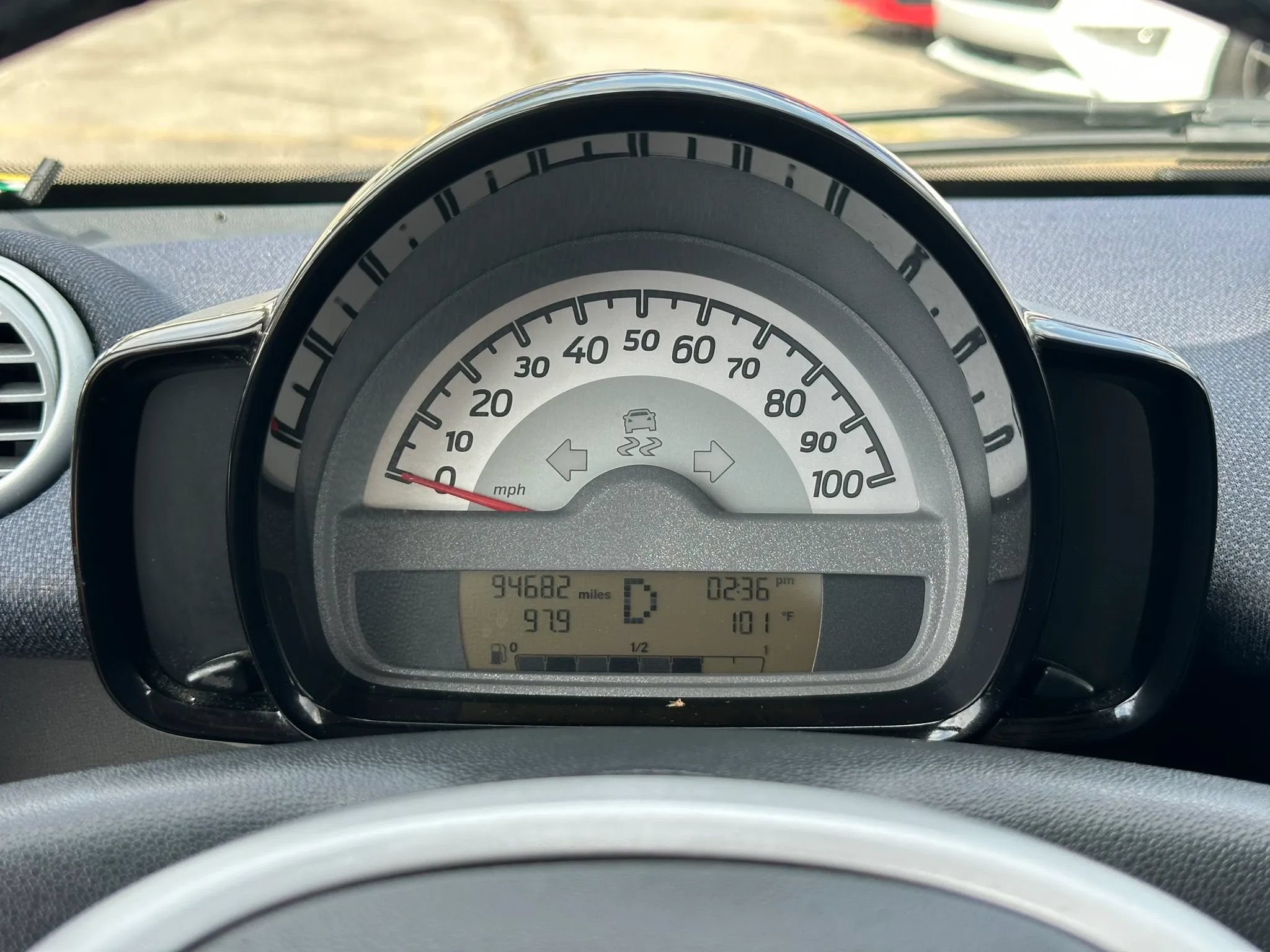 Used 2015 smart fortwo pure RWD image 31