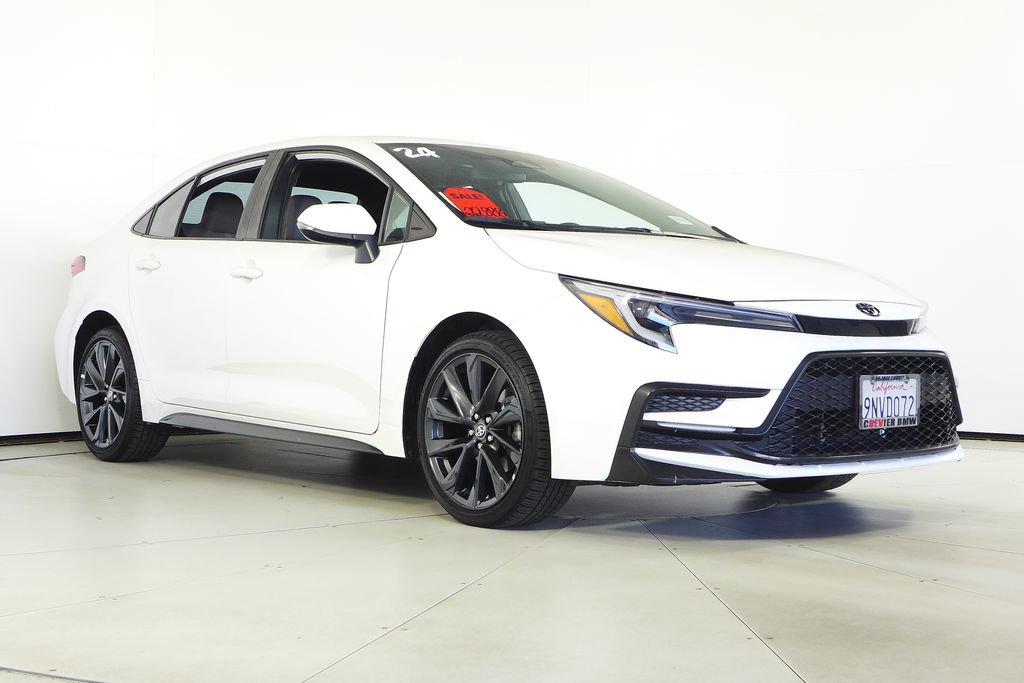 Used 2024 Toyota Corolla SE image 4