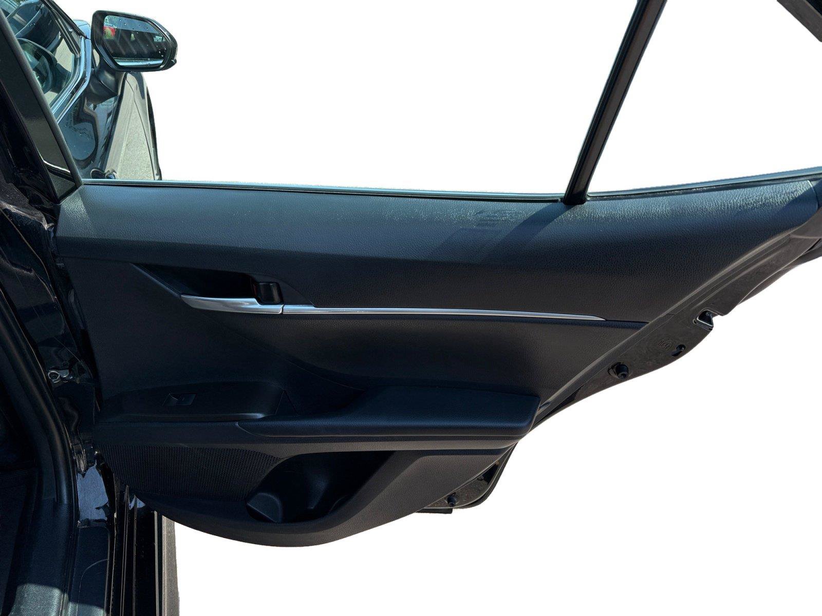 Used 2021 Toyota Camry SE FWD image 21