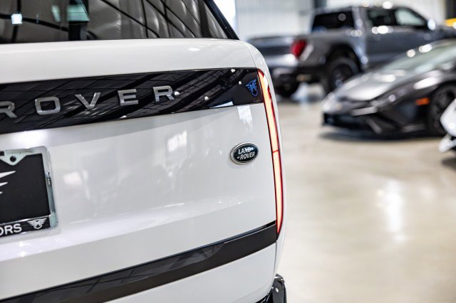 Used 2023 Land Rover Range Rover SE image 38