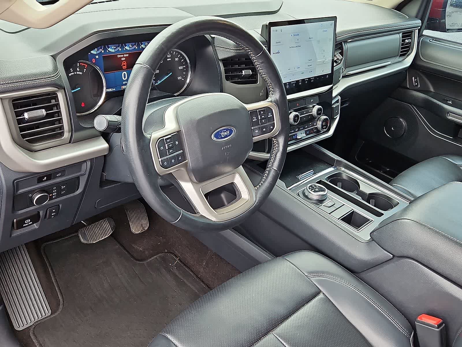 Used 2022 Ford Expedition XLT RWD image 16