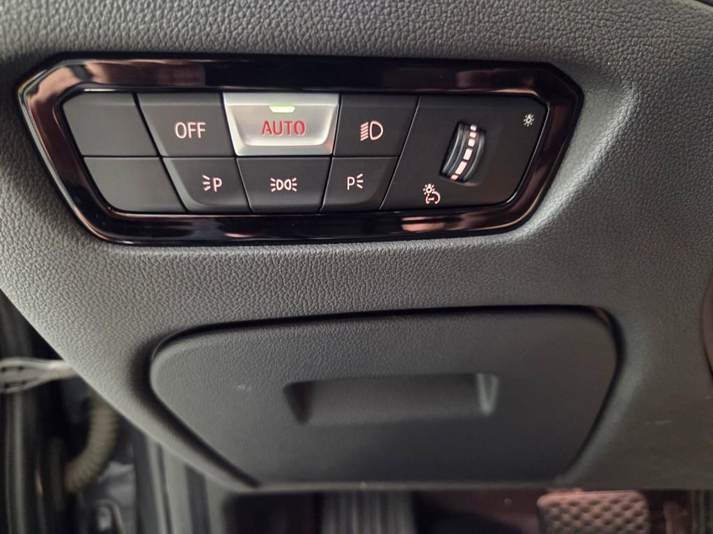 Used 2020 BMW 330i xDrive Sedan w/ Premium Package image 21