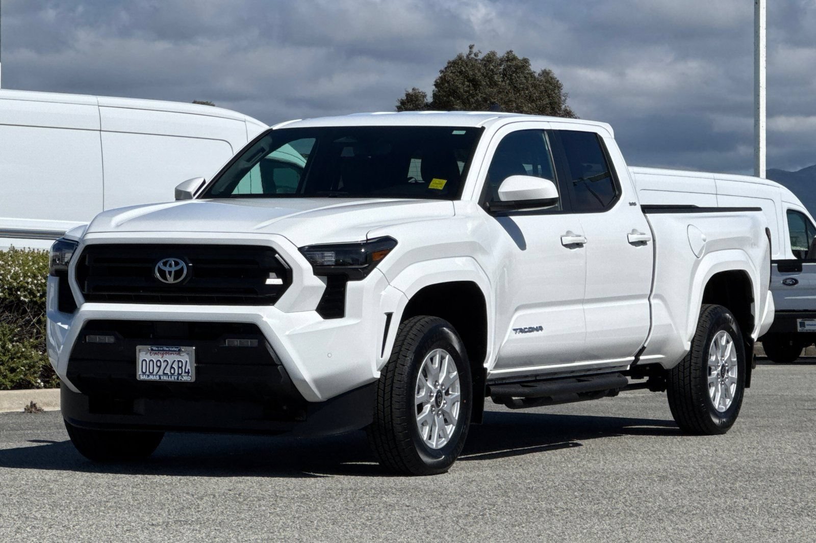 Used 2024 Toyota Tacoma SR5 AWD/4WD image 8