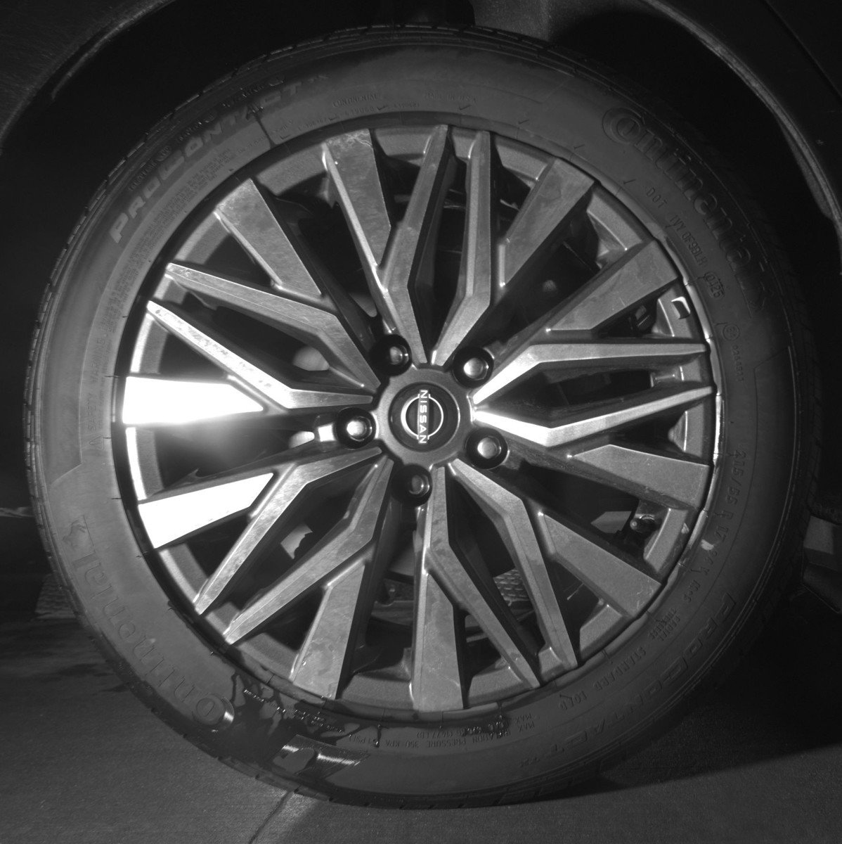 Used 2025 Nissan Altima 2.5 SV FWD image 15