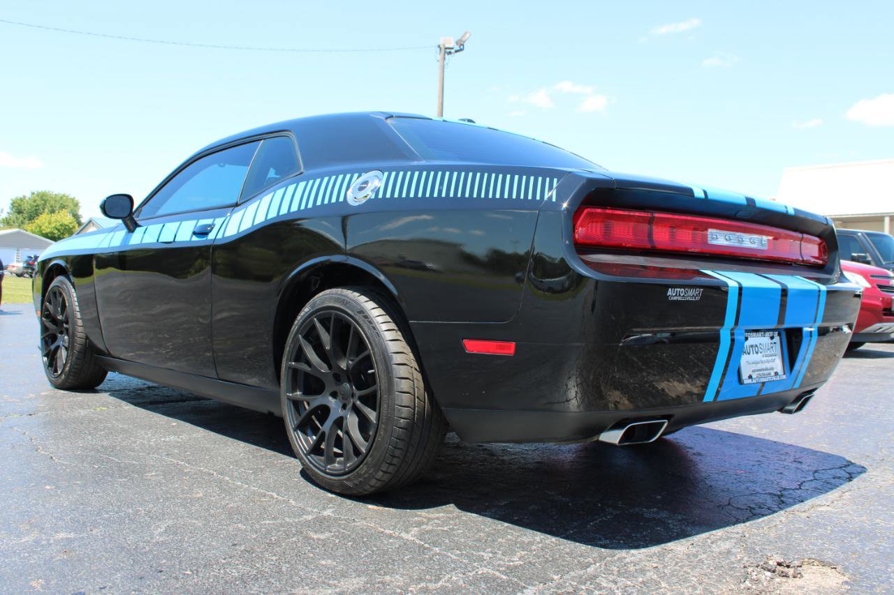 Used 2014 Dodge Challenger SXT RWD image 11