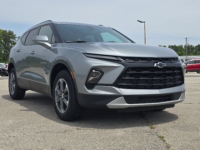 Used 2025 Chevrolet Blazer LT w/ Convenience Package FWD image 7