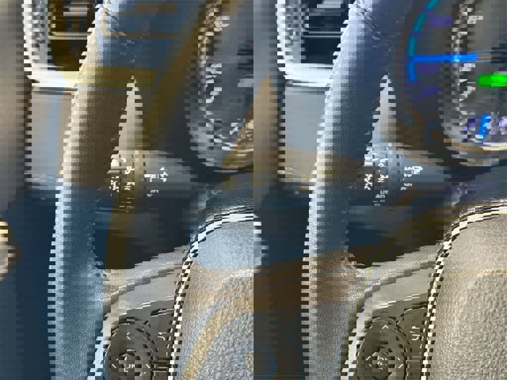 Used 2021 Toyota RAV4 XLE w/ Convenience Package image 28