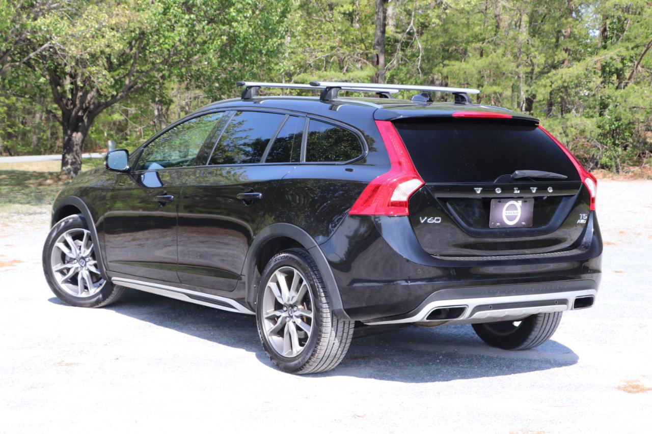 Used 2016 Volvo V60 T5 Cross Country Platinum w/ Climate Package AWD/4WD image 38