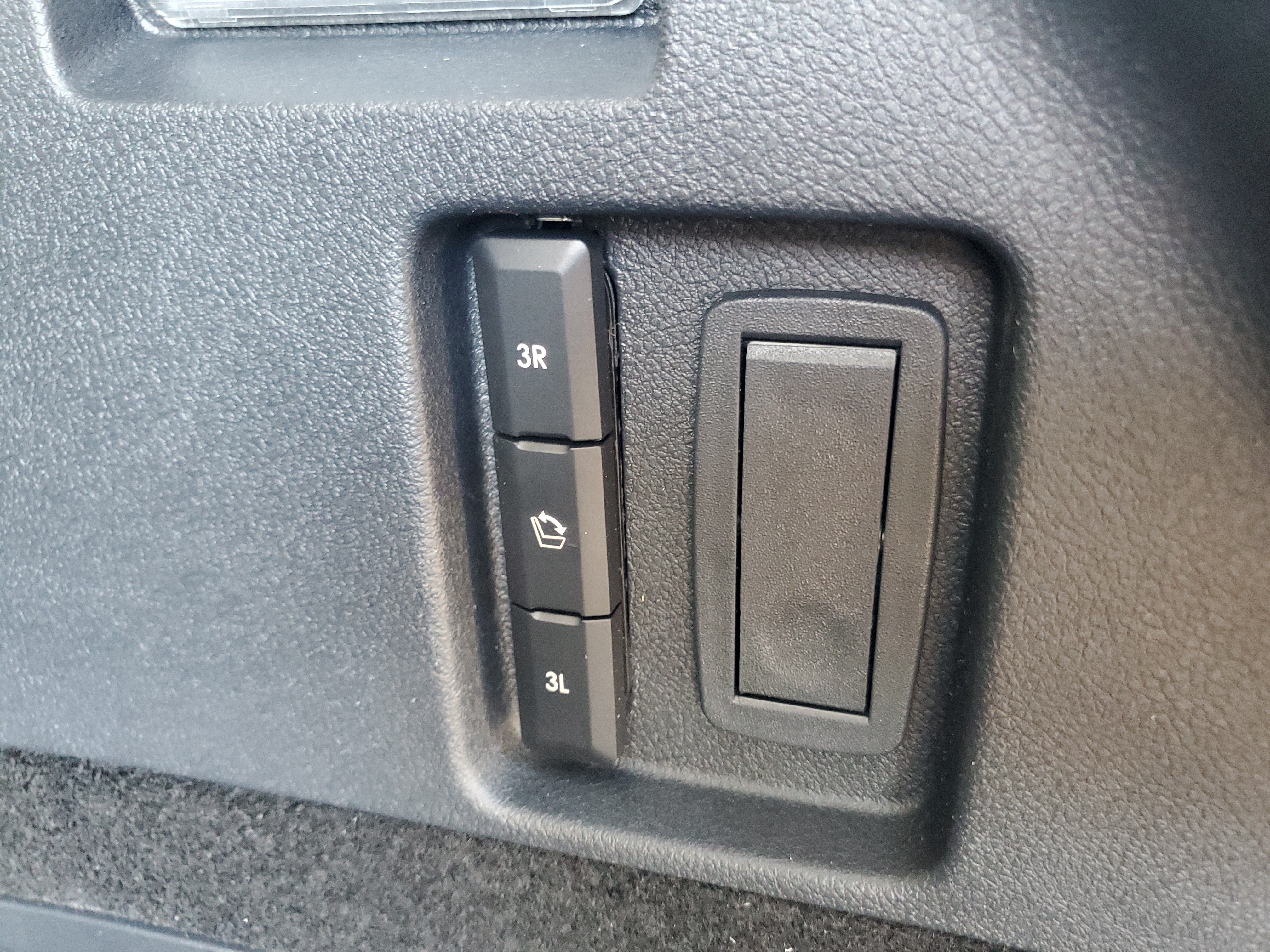 New 2027 Lincoln Aviator AWD image 30