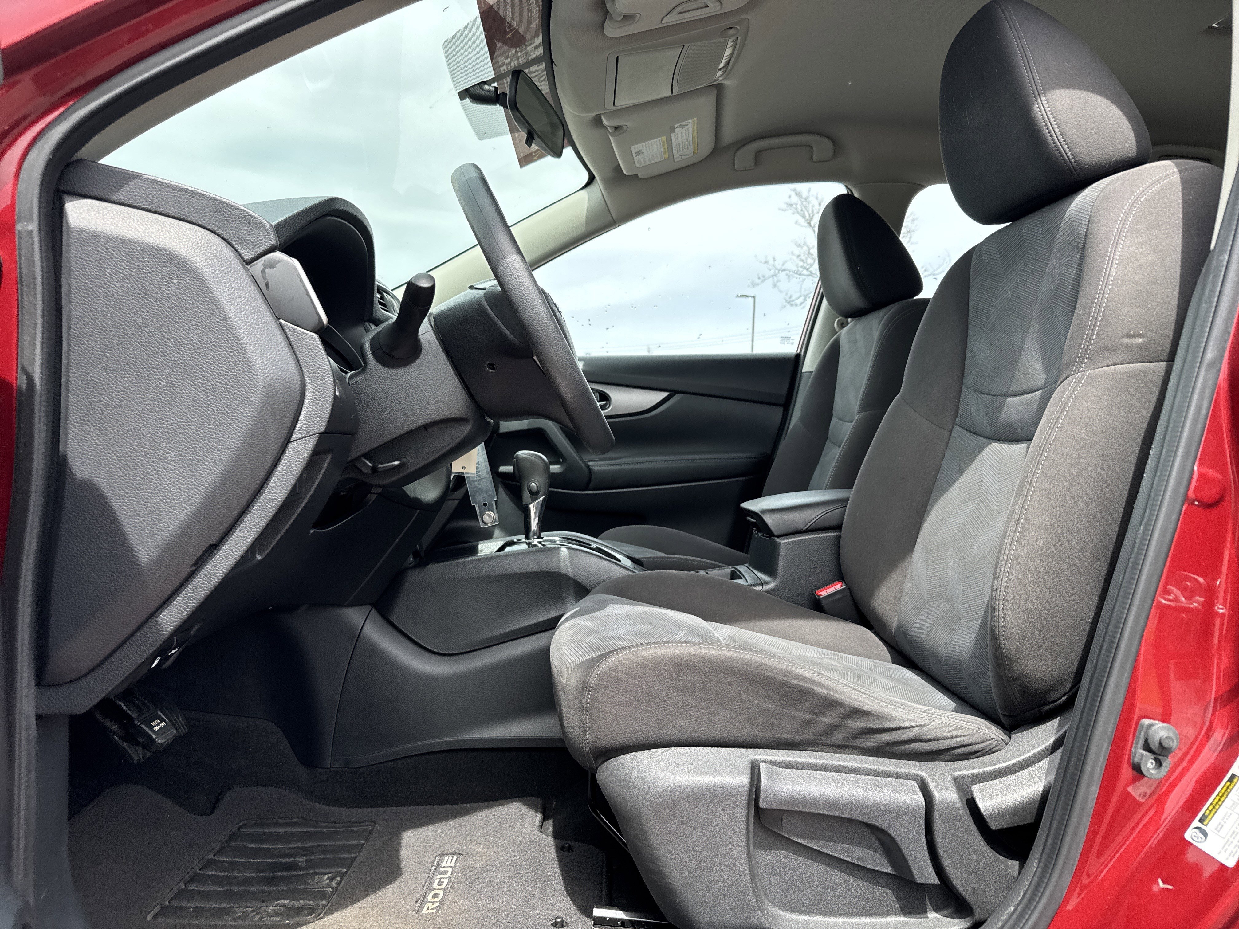 Used 2016 Nissan Rogue S image 16