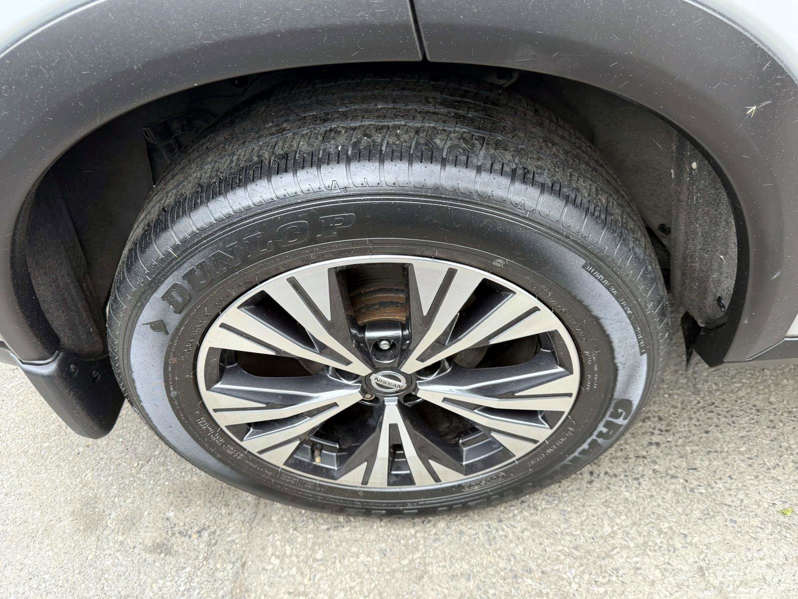 Used 2021 Nissan Rogue SV AWD/4WD image 7