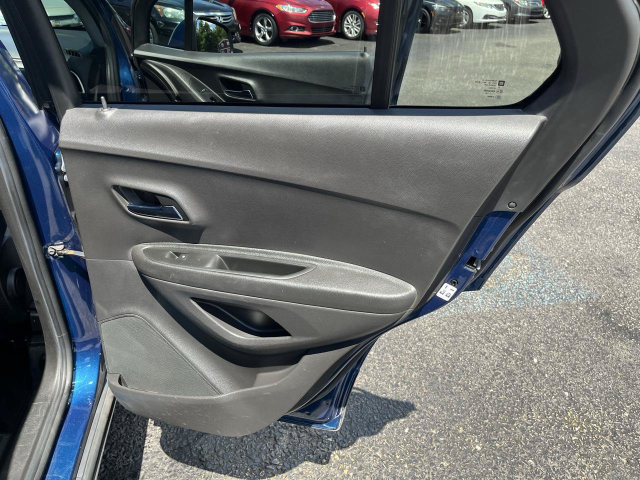 Used 2020 Chevrolet Trax LT w/ LPO, Protection Package AWD/4WD image 30