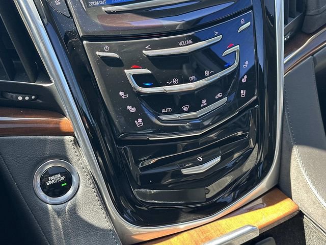 Used 2020 Cadillac Escalade Luxury AWD/4WD image 31