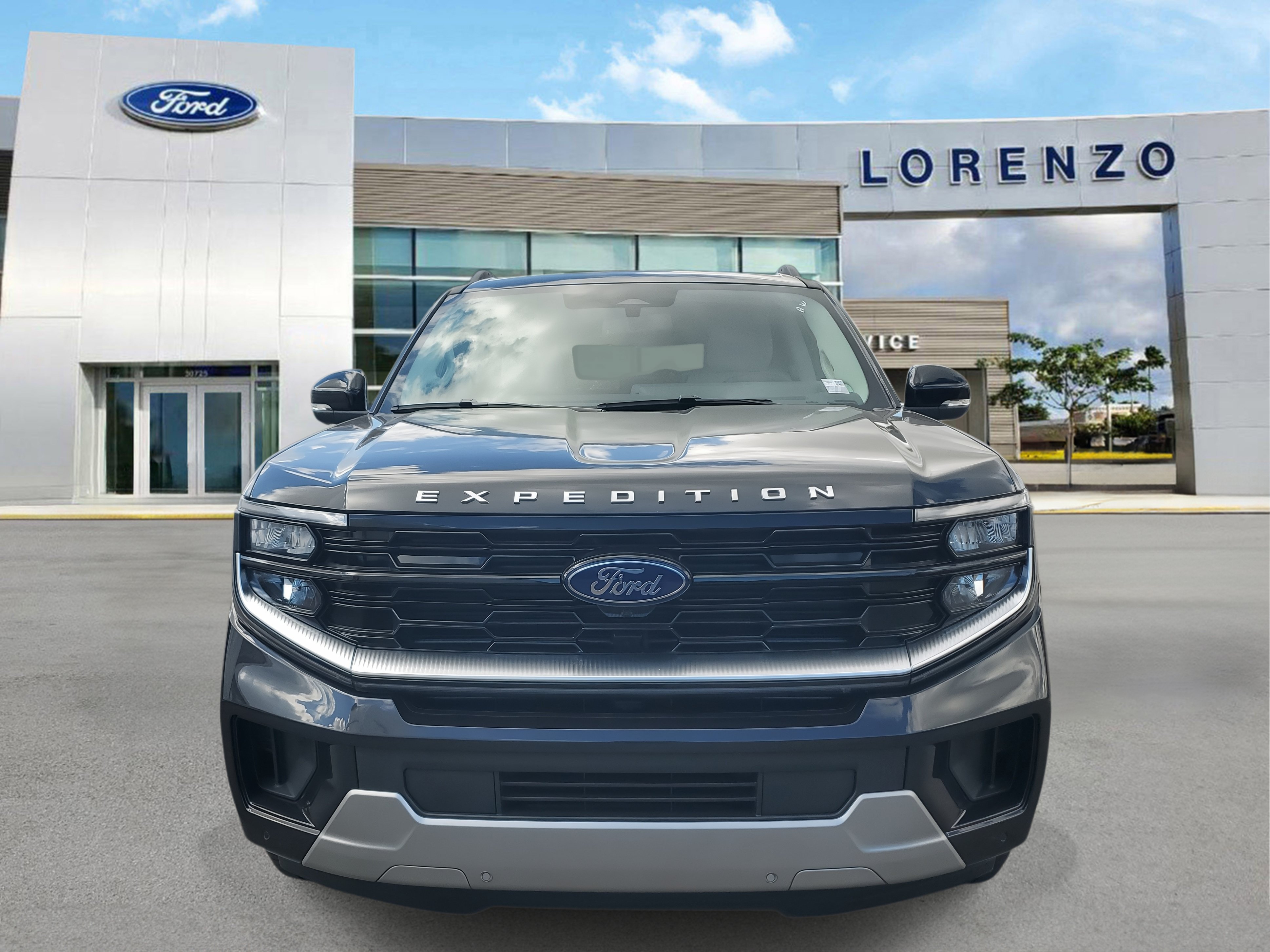 New 2026 Ford Expedition Platinum w/ Platinum Ultimate Package AWD/4WD image 2
