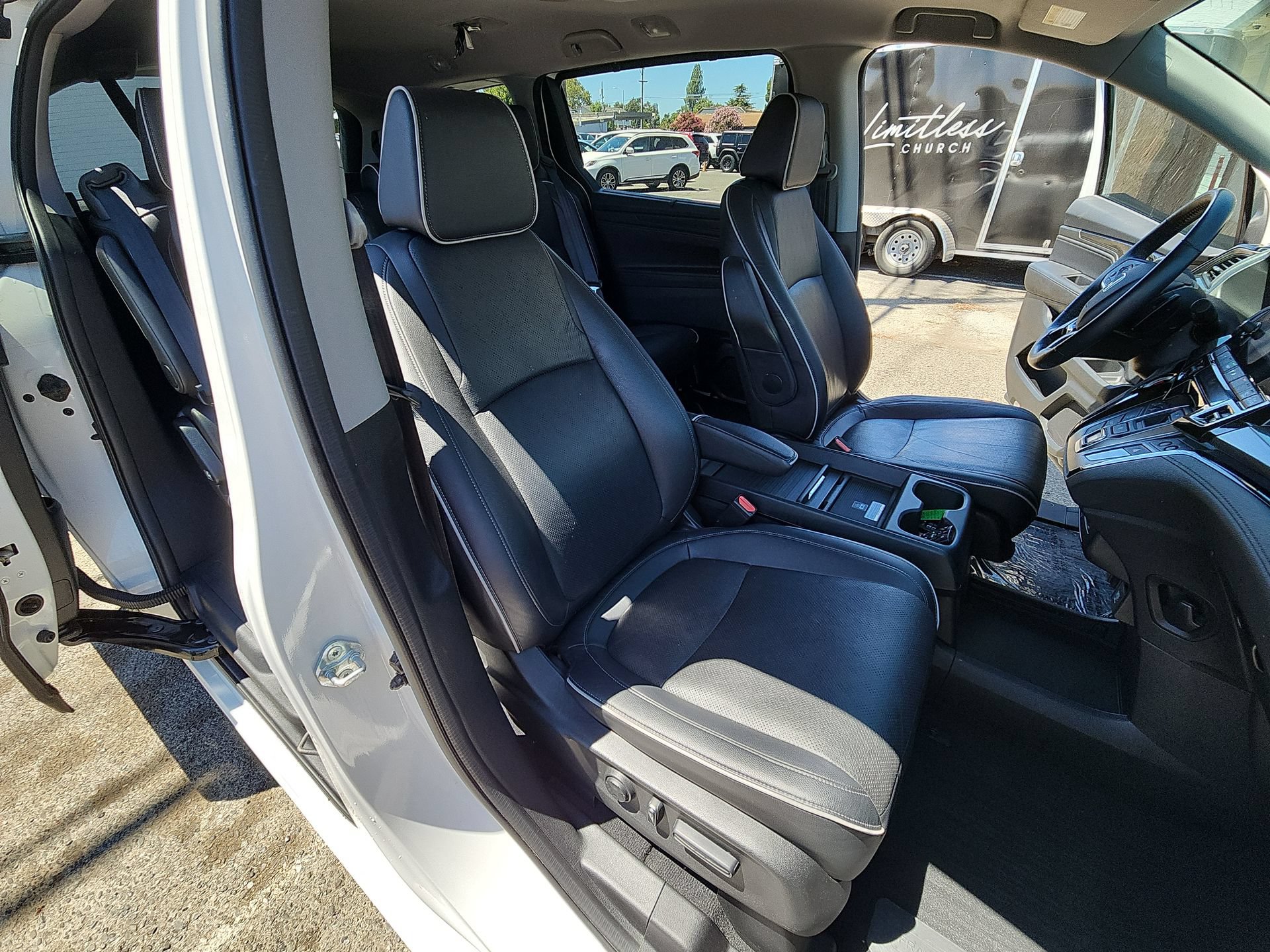 Used 2023 Honda Odyssey Elite image 27