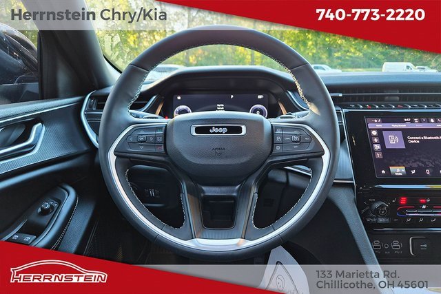 Used 2023 Jeep Grand Cherokee Altitude image 8