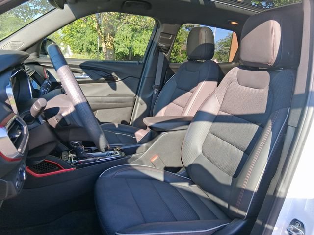 Used 2023 Chevrolet TrailBlazer RS w/ Sun and Liftgate Package AWD/4WD image 12