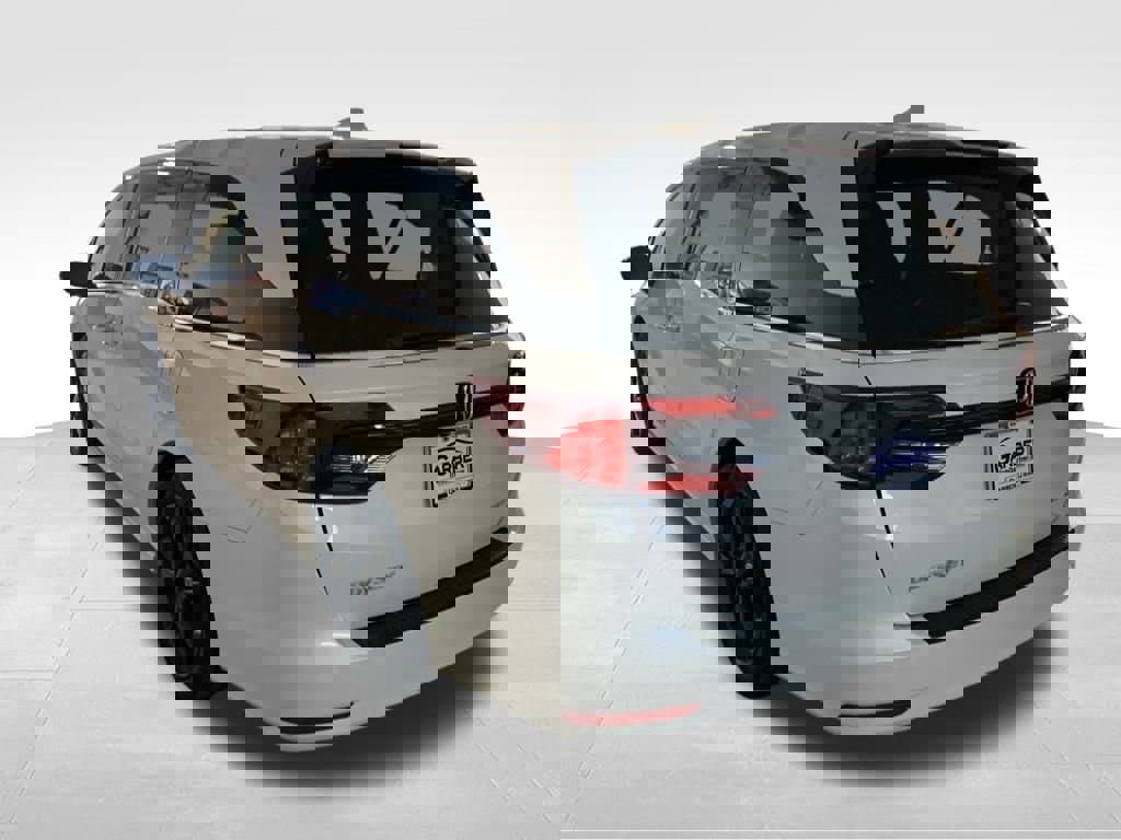 Used 2023 Honda Odyssey Sport image 3