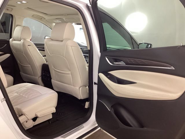Used 2022 Buick Enclave Avenir w/ Avenir Technology Package FWD image 19