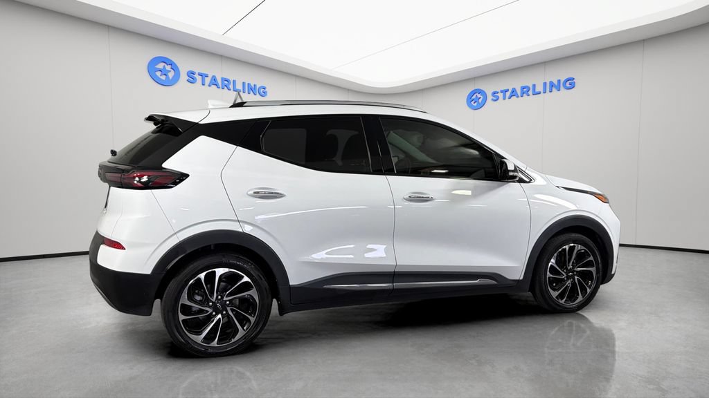 Used 2023 Chevrolet Bolt EUV Premier FWD image 11