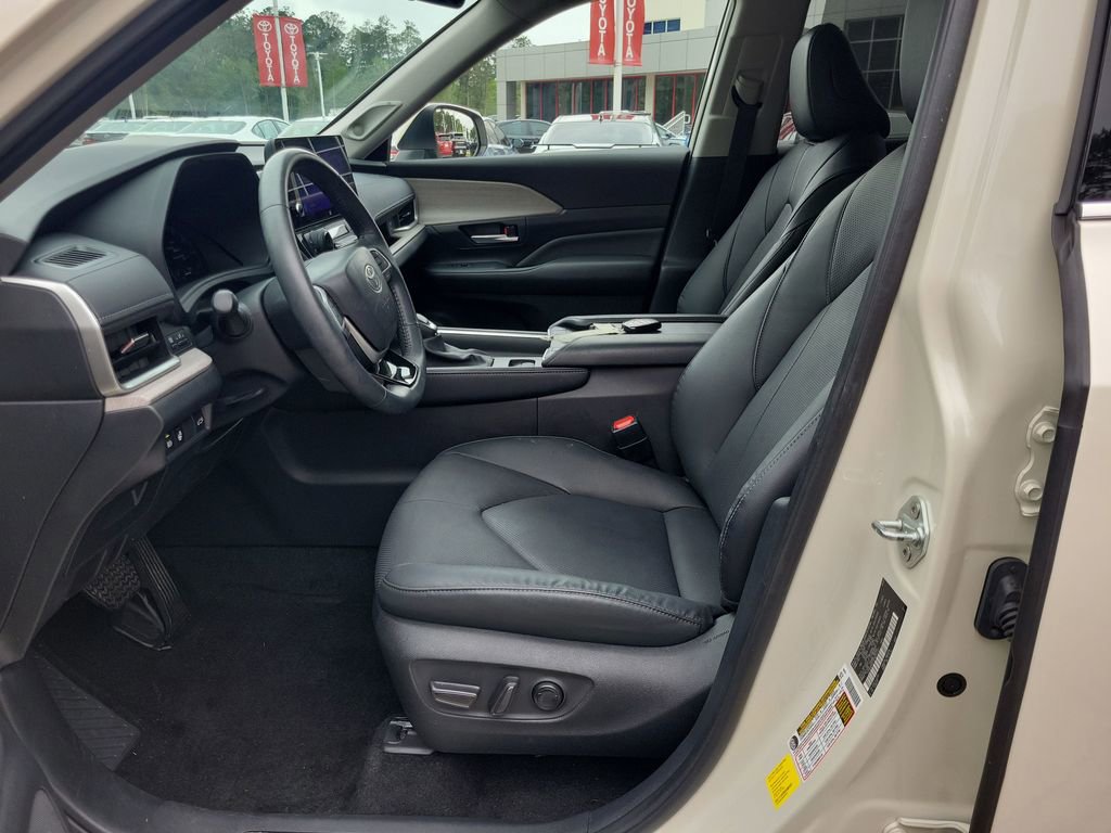 Certified 2024 Toyota Grand Highlander AWD image 15