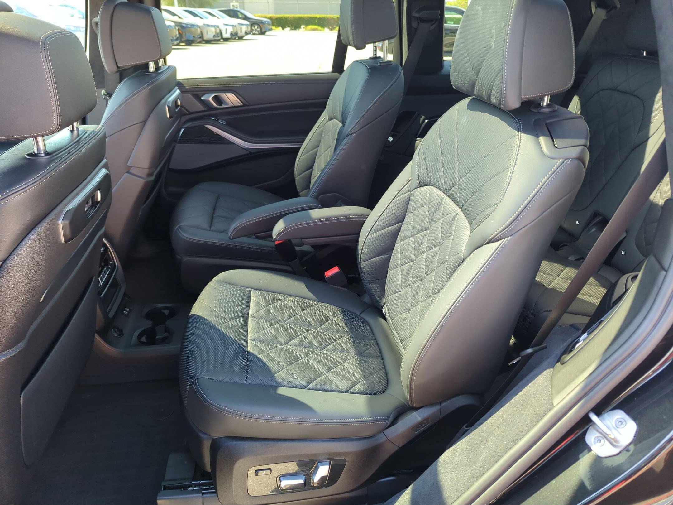 Certified 2023 BMW X7 xDrive40i w/ M Sport Package image 31