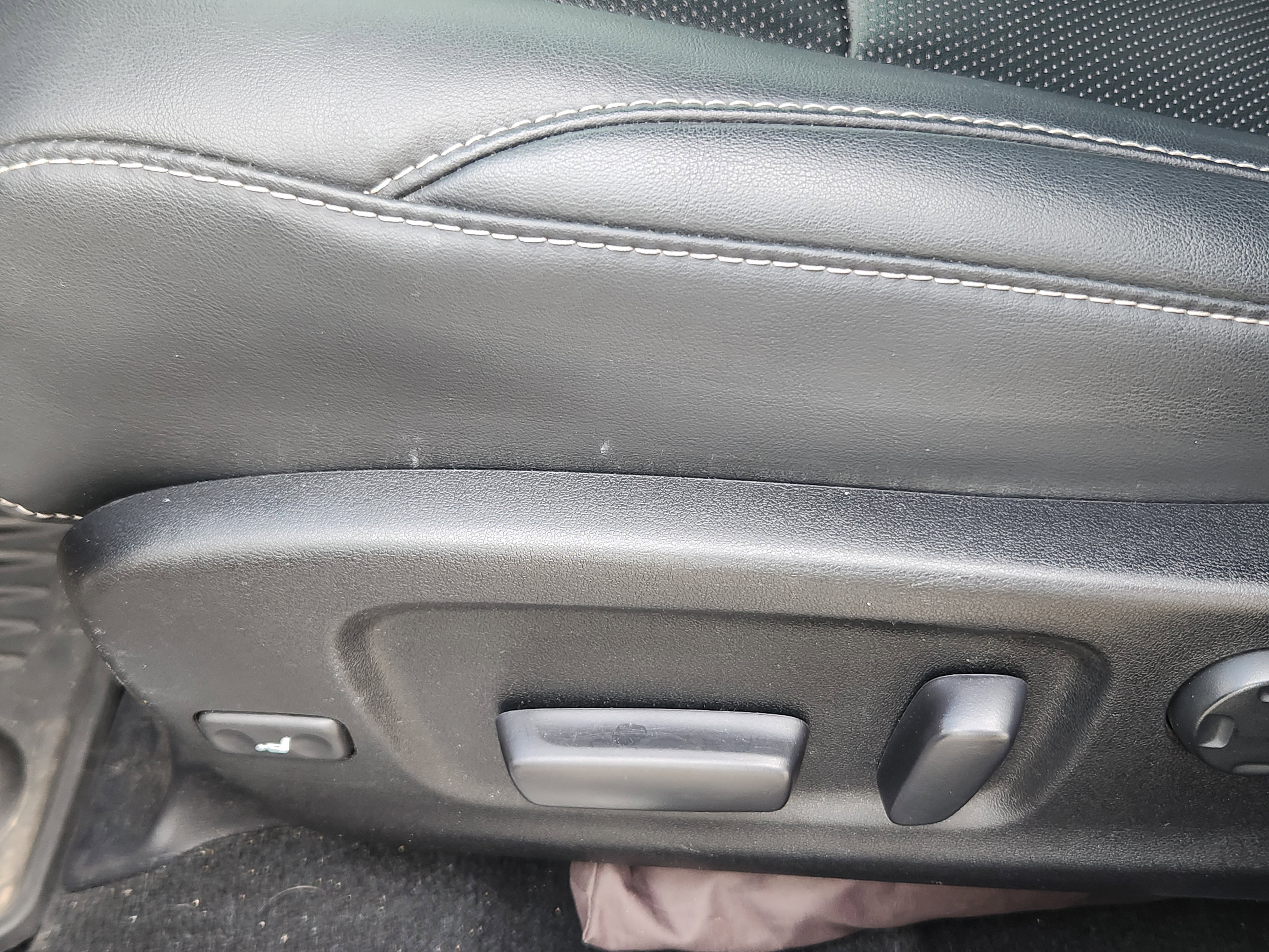 Used 2020 Lexus RX 450h AWD w/ Luxury Package image 14