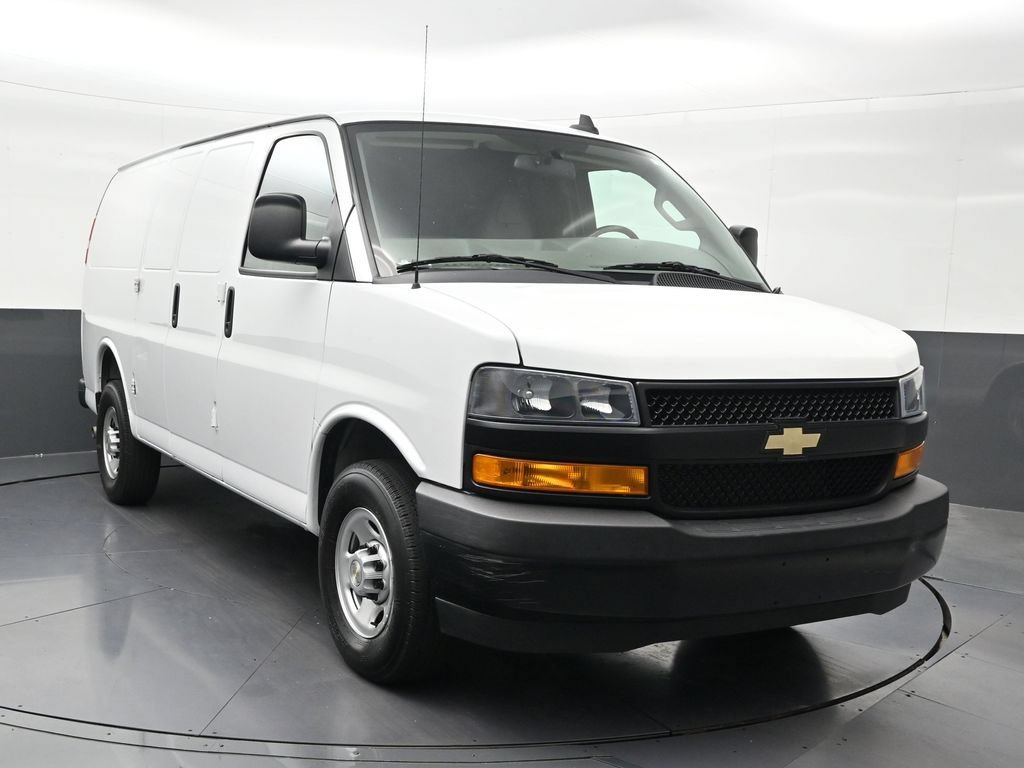 Used 2022 Chevrolet Express 2500 w/ Driver Convenience Package RWD image 8