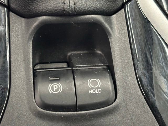 Used 2024 Toyota Corolla Cross XLE FWD image 30