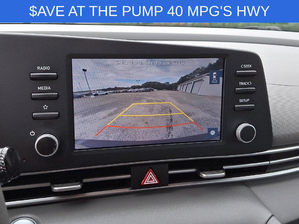 Used 2023 Hyundai Elantra SEL FWD image 17