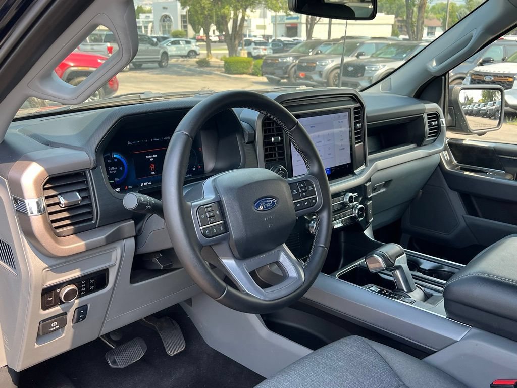 Used 2025 Ford F150 Lightning XLT AWD/4WD image 27