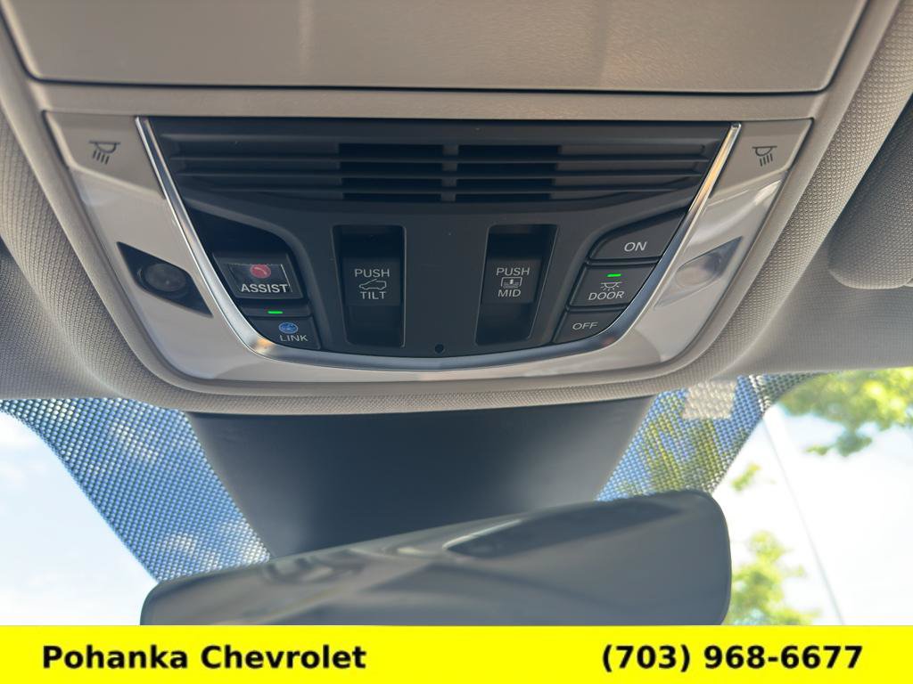 Used 2023 Acura MDX SH-AWD w/ Technology Package image 19