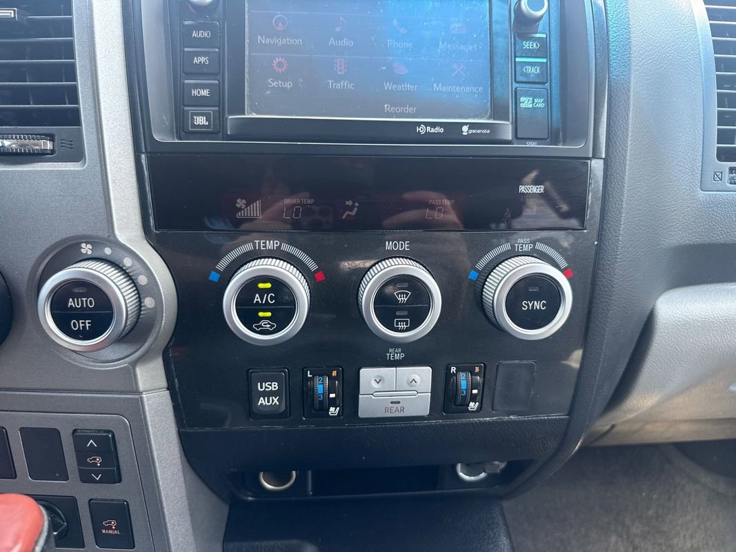 Used 2014 Toyota Sequoia Platinum RWD image 33